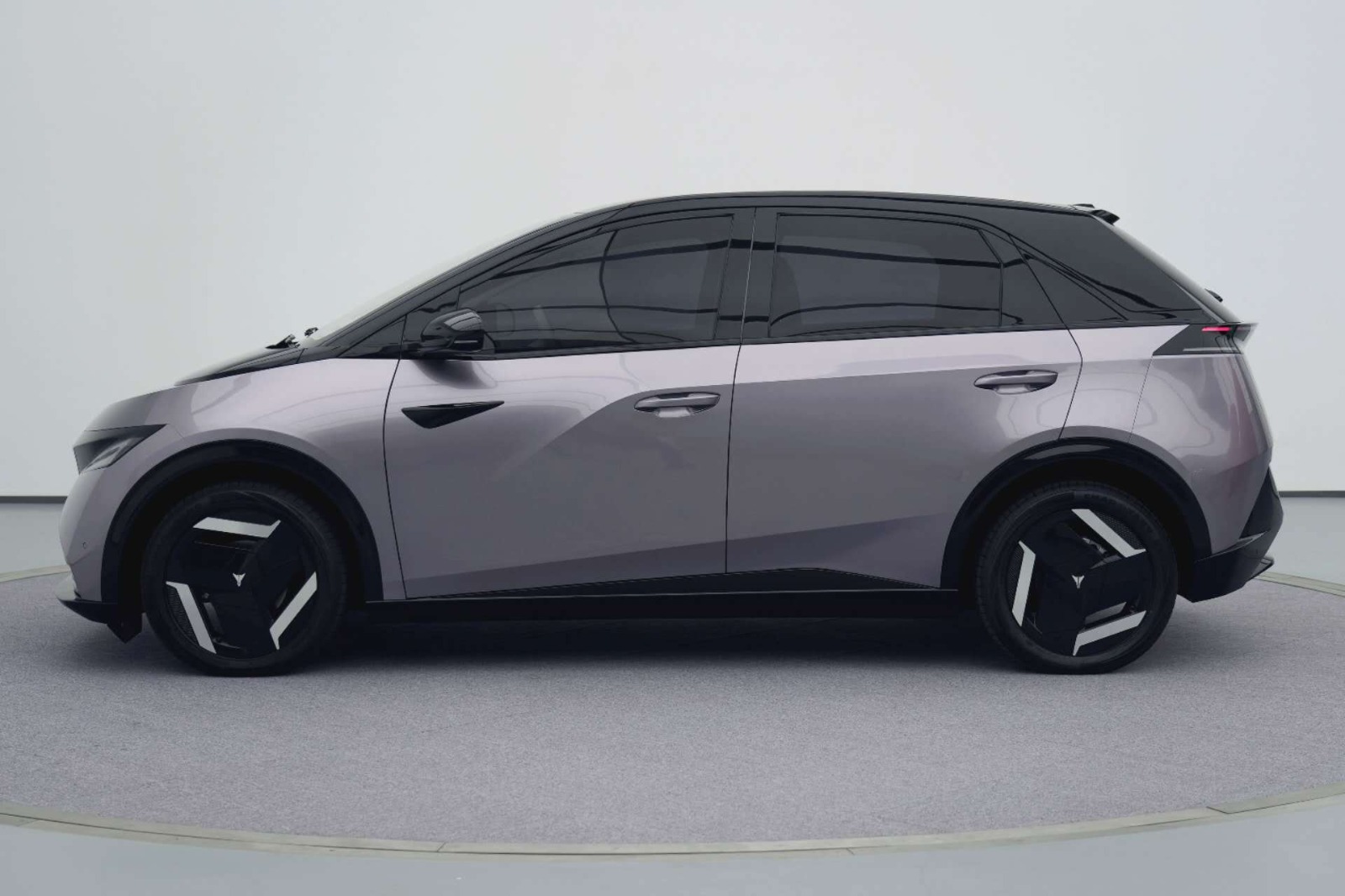 LEV05 Side View